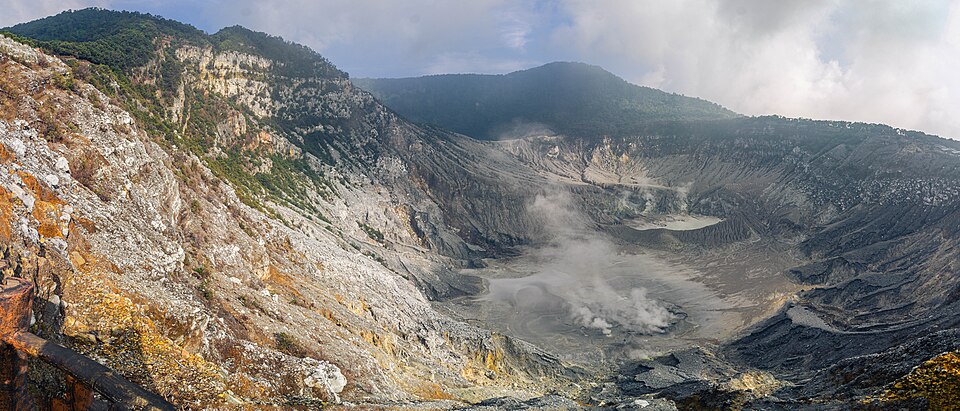 Tangkuban Perahu — Bandung